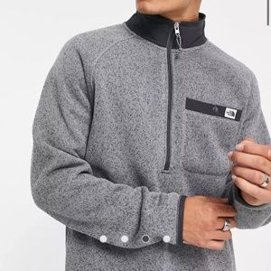 Northface 1/4 Zip Fleece in Gray New M
